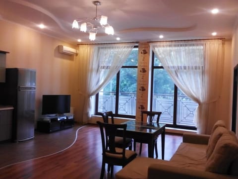 Photo of the whole room, Decorative detail, Decorative detail