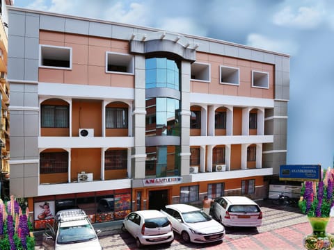 Facade/entrance, Bird's eye view