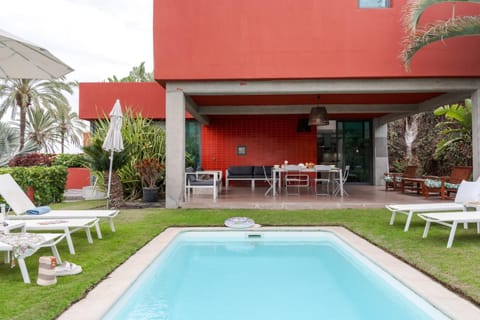 Property building, Swimming pool
