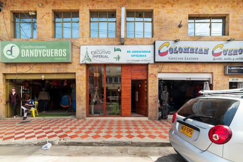 Facade/entrance