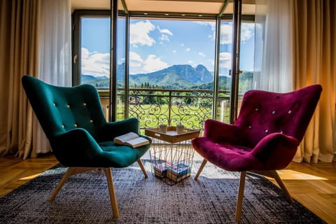 Seating area, Mountain view