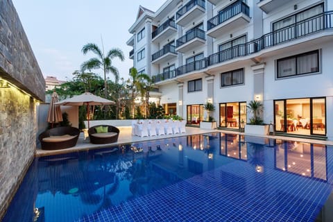 Property building, Swimming pool