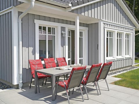 Ferienhaus "Strandlust" in Sellin mit Kamin, Terrasse, Garten Apartment in Sellin