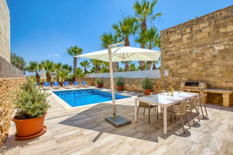 Karmnu Holiday Farmhouse Villa in Malta