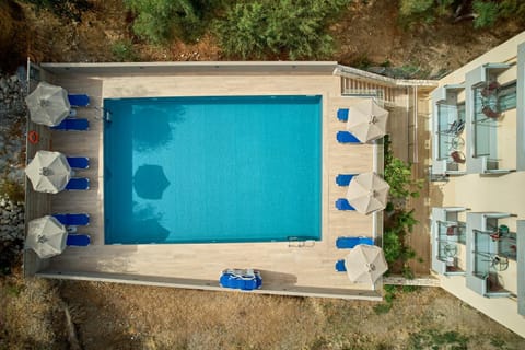 Property building, Day, Bird's eye view, Pool view, Swimming pool, sunbed