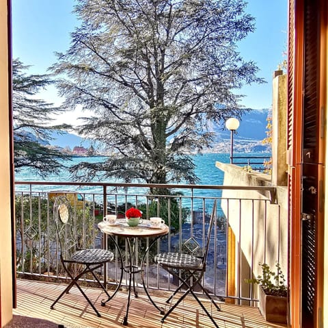 Balcony/Terrace, Lake view, Mountain view