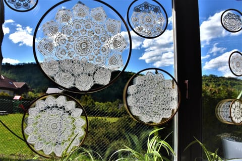 Spring, Day, Garden, View (from property/room), Decorative detail, Dining area, Garden view, Mountain view