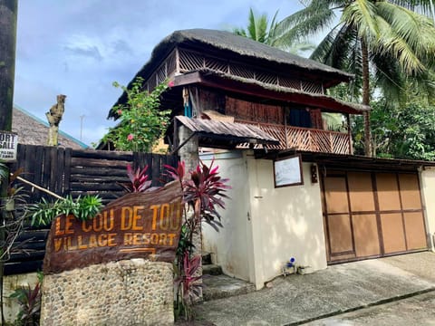 Property building, Facade/entrance
