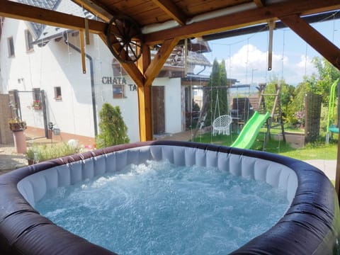 Garden, Hot Tub, Spa and wellness centre/facilities