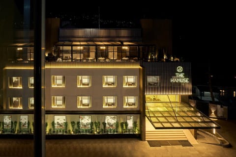 Property building, Staff, Restaurant/places to eat, Facade/entrance, Food close-up, People, Bird's eye view, Place of worship, Garden, Library, On-site shops, Balcony/Terrace, Lobby or reception, Lounge or bar, Fitness centre/facilities, Banquet/Function facilities, Floor plan, Food, Swimming pool, Alcoholic drinks, Non alcoholic drinks, Family