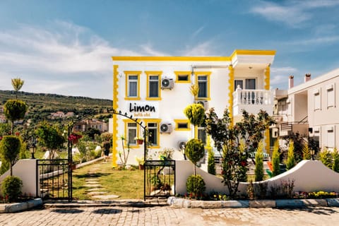 Facade/entrance, Garden, Decorative detail