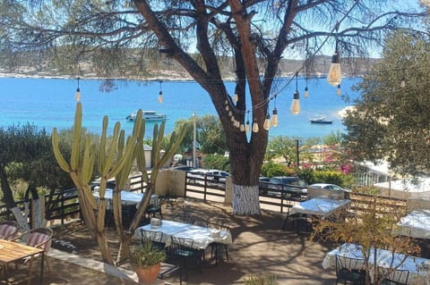 Garden, Dining area, Sea view
