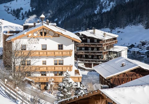 Property building, Day, Natural landscape, Winter, Mountain view
