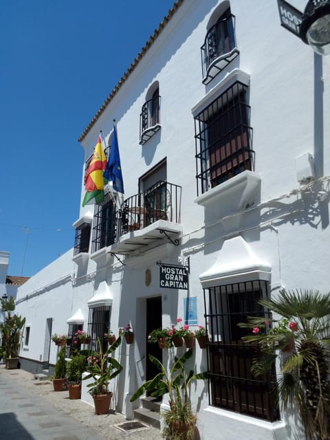 Facade/entrance, Decorative detail