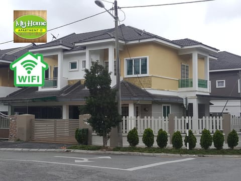 Facade/entrance, Street view