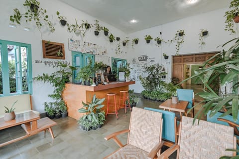Lobby or reception, Seating area