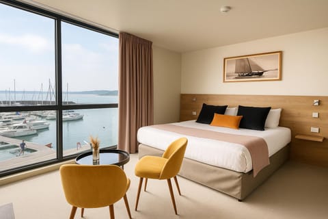 Bed, Natural landscape, View (from property/room), Photo of the whole room, Seating area, Bedroom, Sea view