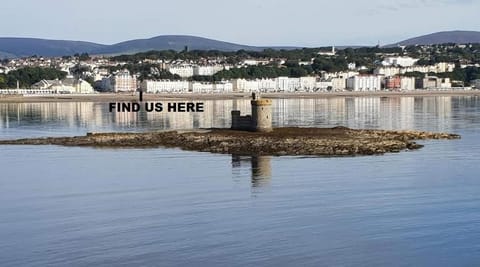 Blueberry Two Bedroom Suite for 1, 2 or 3 people Bed and Breakfast in Douglas