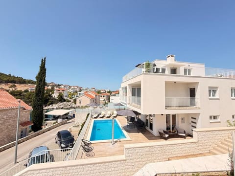 Property building, Parking