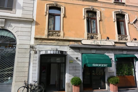 Facade/entrance, Day