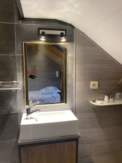 Le jardin des Biches Bed and Breakfast in Wallonia, Belgium