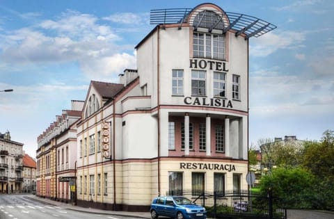 Restaurant/places to eat, Facade/entrance, Off site, Property logo or sign, Area and facilities