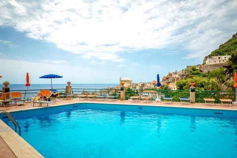 Natural landscape, Sea view, Swimming pool, sunbed