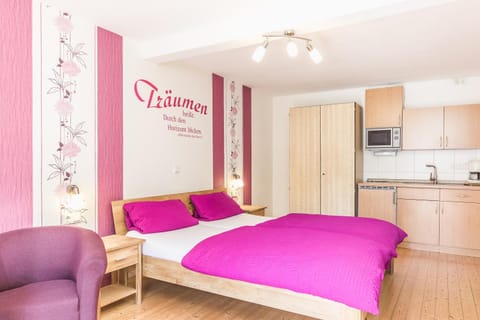 Photo of the whole room, Bedroom