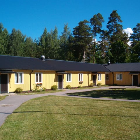 Facade/entrance, Garden