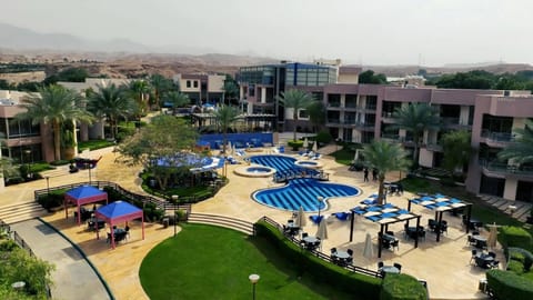Property building, Natural landscape, Swimming pool, Swimming pool