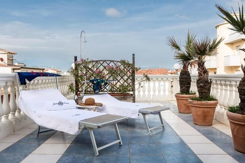 Balcony/Terrace, Inner courtyard view