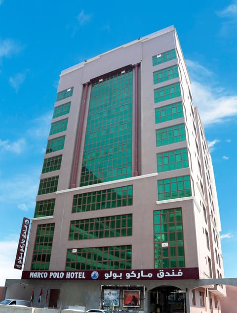 Facade/entrance, Bird's eye view