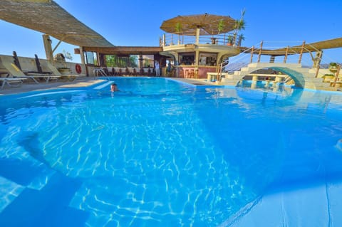 Swimming pool, Swimming pool