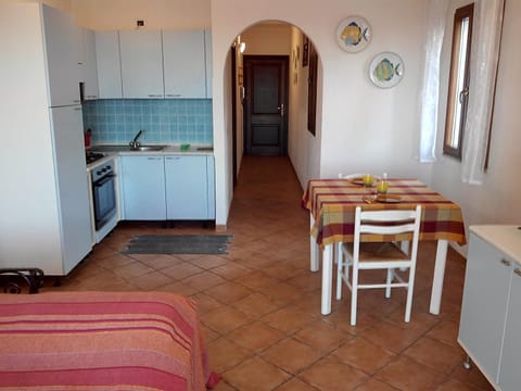 Kitchen or kitchenette, Living room, Dining area, Bedroom