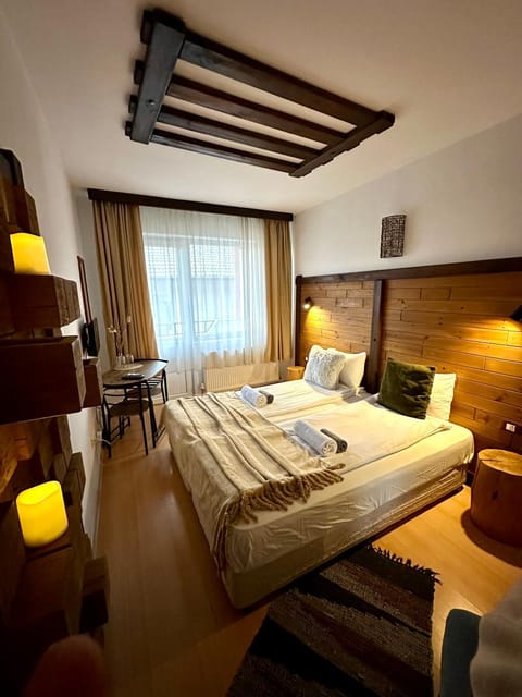 Property building, Bed, TV and multimedia, towels