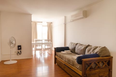 Communal lounge/ TV room, TV and multimedia, Living room, Lounge or bar, Seating area, Dining area