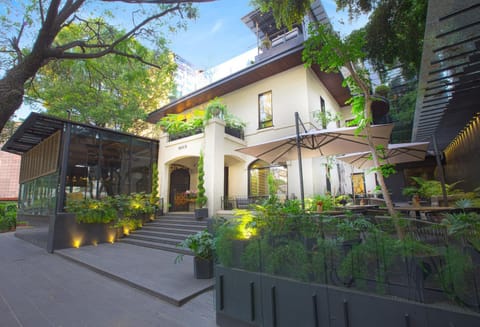 Property building, Facade/entrance