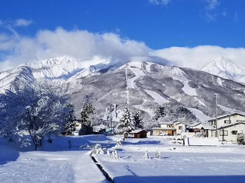 Day, Natural landscape, Winter, Skiing, Seating area, Mountain view, Sunrise