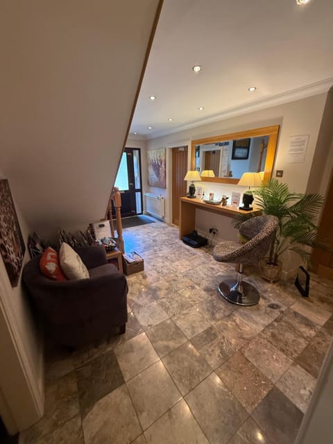 Barncroft Luxury Bed & Breakfast - Top Rated near Birmingham NEC & Airport Bed and Breakfast in Metropolitan Borough of Solihull