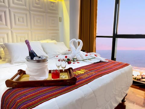 Natural landscape, Bedroom, Sea view, towels