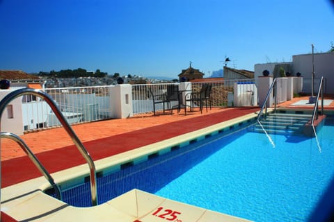 Garden, Swimming pool, Swimming pool, Entertainment