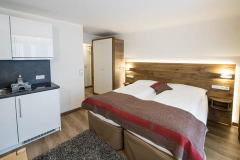 Coffee/tea facilities, Kitchen or kitchenette, Bedroom