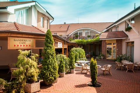 Facade/entrance, Garden, Garden view