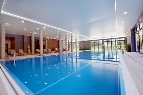 Swimming pool, Swimming pool