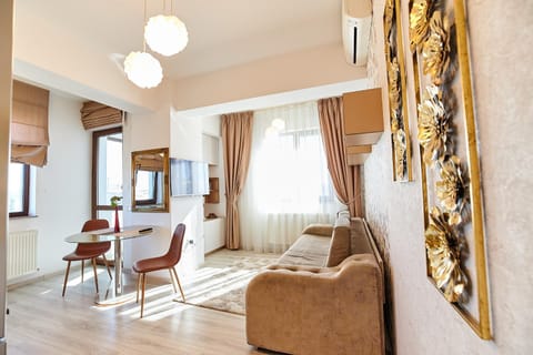 TV and multimedia, Living room, Photo of the whole room, Seating area, Dining area, internet, air conditioner
