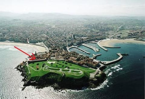 Off site, Neighbourhood, Natural landscape, Beach