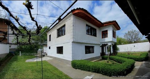 Bujtina Zhaveli Bed and Breakfast in North Macedonia