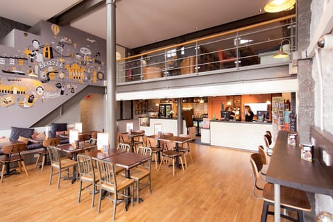 Restaurant/places to eat, Lobby or reception