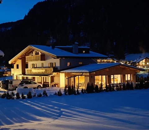 Chalet Dumbria Dolomites Apartment in Sëlva