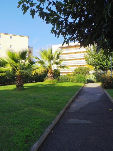 Property building, Garden, acessibility